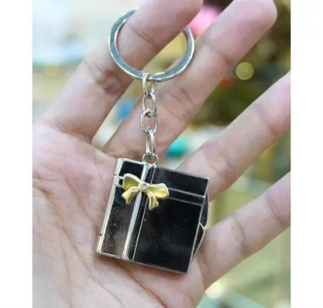Customized Squre Shape Metal Photo Frame Keychain with your photo